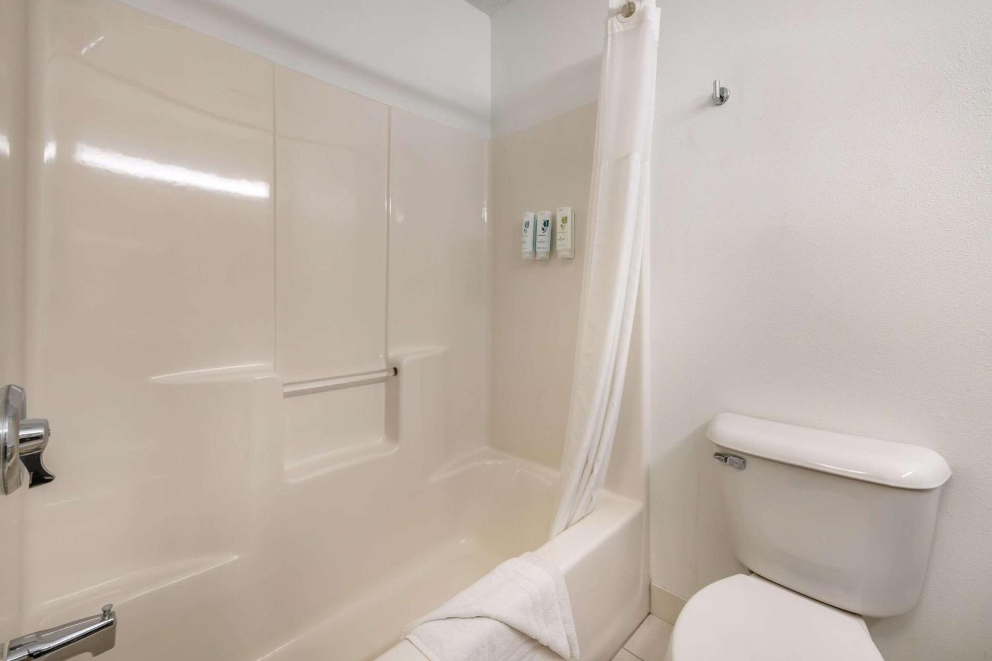Country Inn & Suites By Radisson, Watertown, Sd Esterno foto